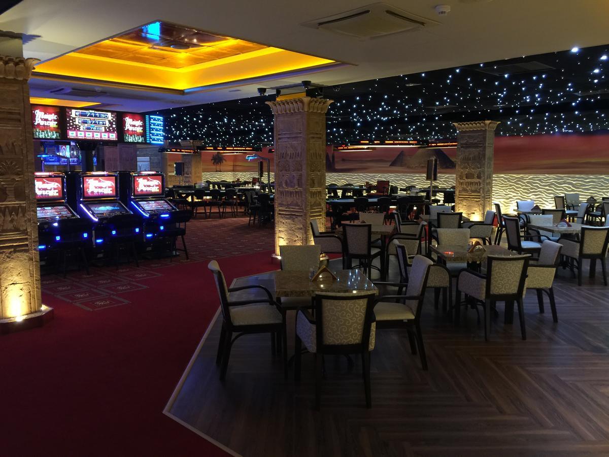Casino & Hotel Admiral สตราชนี ภายนอก รูปภาพ
